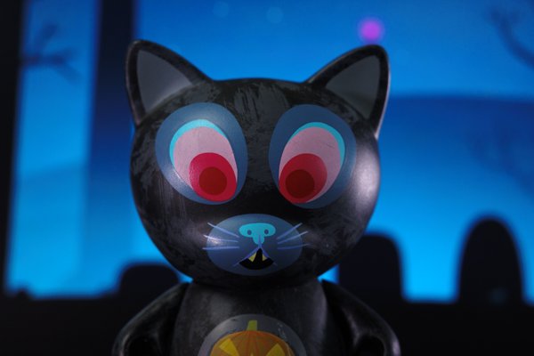 Amanda Visell Ferals: Scaredy Cat